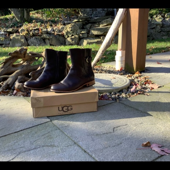 UGG Expresso Leather Finnegan W 10. Great Condition - Picture 12 of 12